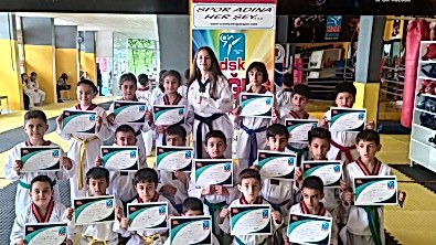 Malatya Doğuş Tekvando 12-14 Emine Hoca Seansı Diploma Resimleri