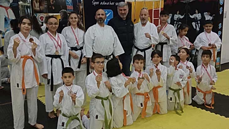 Doğuş Spor Karate Takımı Madalya Yağdırdı