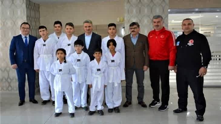 Sokakdan spora